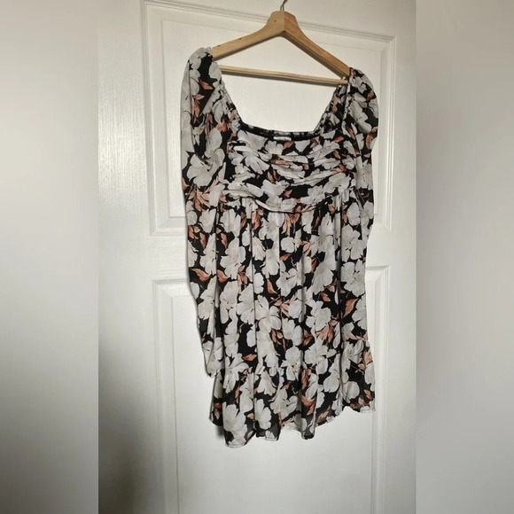 Abercrombie & Fitch Ruched Mini Dress - Picture 6 of 9